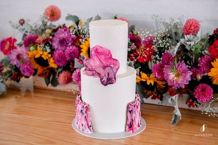 Moody Wedding Cake Ideas