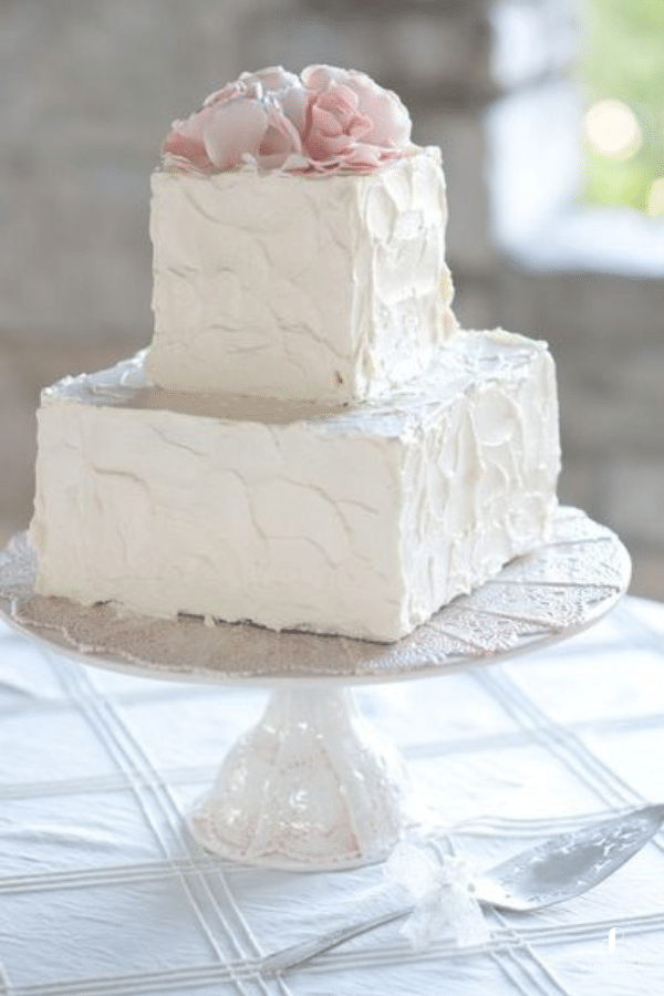 5 Ideas for Small and Fabulous Wedding Cakes 04
